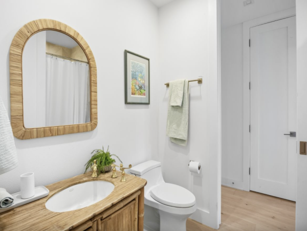 Ultra Posh South end Condo with Private Pool and Spa